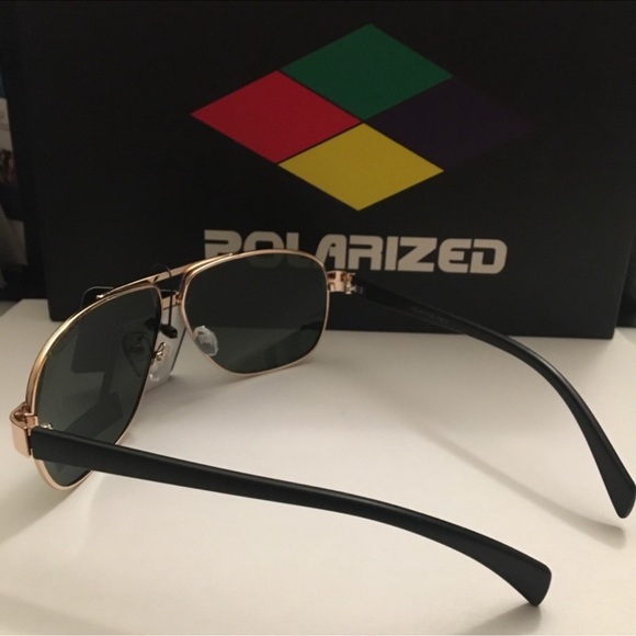 POLARIZED Unisex Black/Silver Aviators - Picture 5 of 5